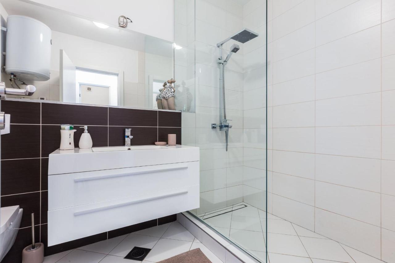 Hoplite 2Br Apartment With Free Parking Задар Экстерьер фото
